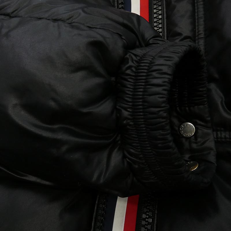 モンクレール 24AW J20911A51X00 68950 MONTBELIARD モンベリアル ワッペン付 トリコロールライン フーデッド ダウンジャケット 買取実績 画像