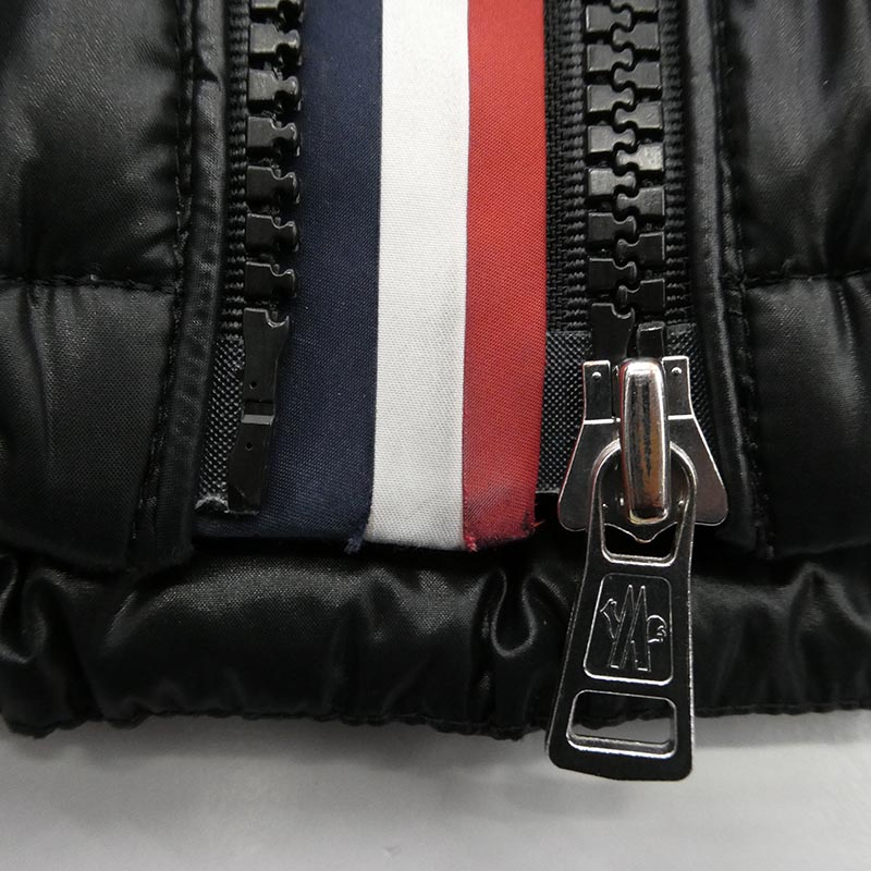モンクレール 24AW J20911A51X00 68950 MONTBELIARD モンベリアル ワッペン付 トリコロールライン フーデッド ダウンジャケット 買取実績 画像