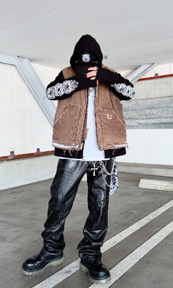 CH @c_v_a_yk_ コーディネート画像