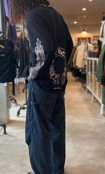 メンズコーディネート｜ストリート×ラグジュアリーの鉄板スタイル グラフィックで魅せるクロムハーツTシャツ 画像