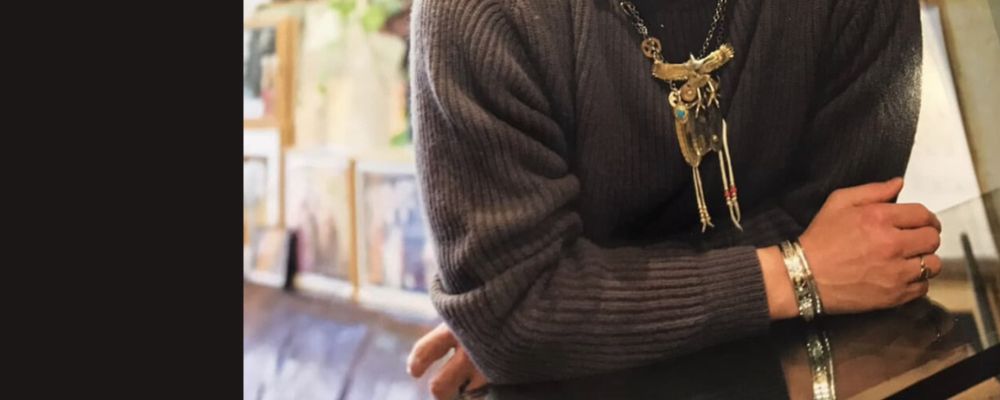 キムタククロムハーツリング＆ネックレスの重ね付け｜ゴローズとクロムハーツのミックス術画像