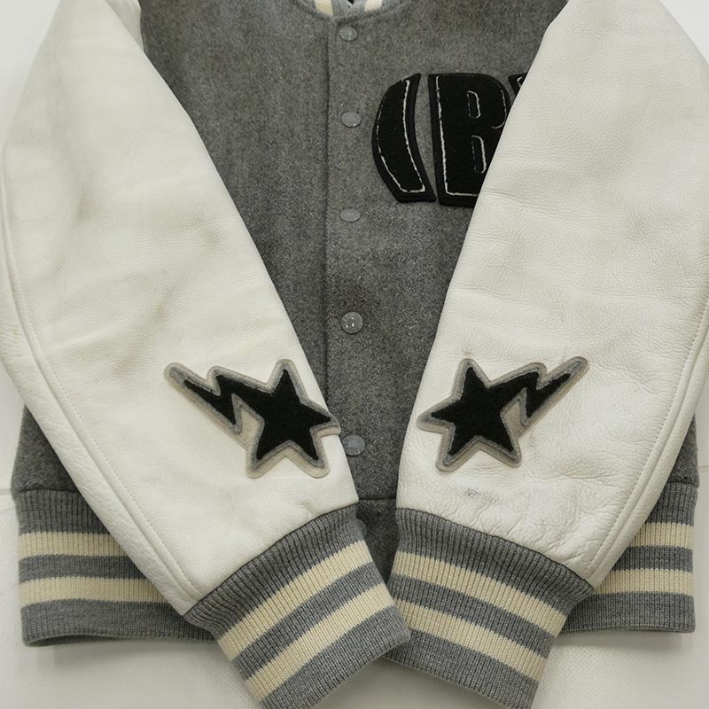 アベイシングエイプ Cowhide Varsity jacket 牛革 袖 レザー BAPSTA B ワッペン スタジャン バーシティジャケット 買取実績 画像