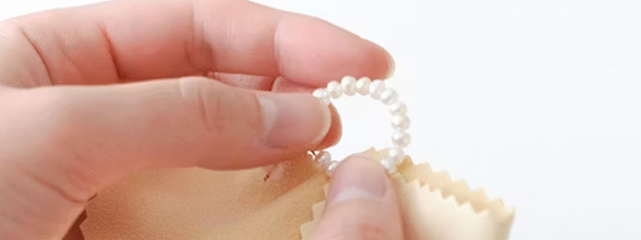 使ったあとは乾いた布で軽く拭く　画像