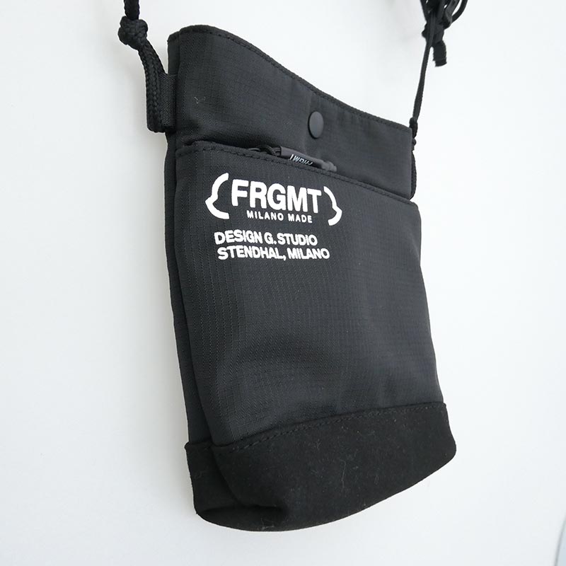 モンクレール FRAGMENT DESIGN フラグメントデザイン GENIUS ジーニアス × FRAGMENT フラグメント 22AW H209U5I00001 Sacoche サコッシュ ナイロン ショルダー バッグ 買取実績 画像