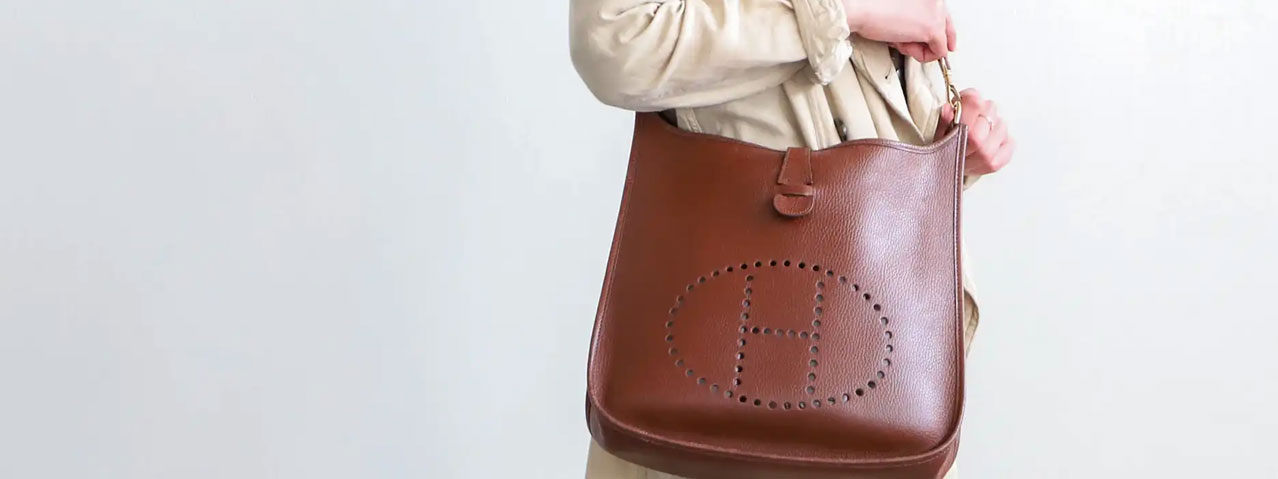 エルメスエヴリン　GM｜約41cm×38cm　男性や荷物が多い方向け　画像