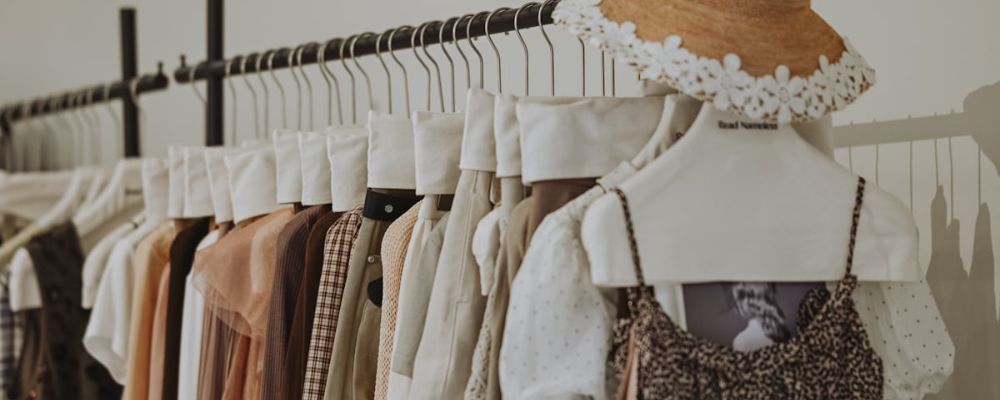 夏服販売のピークに向けて在庫を整える4月以降から6月までが最適画像