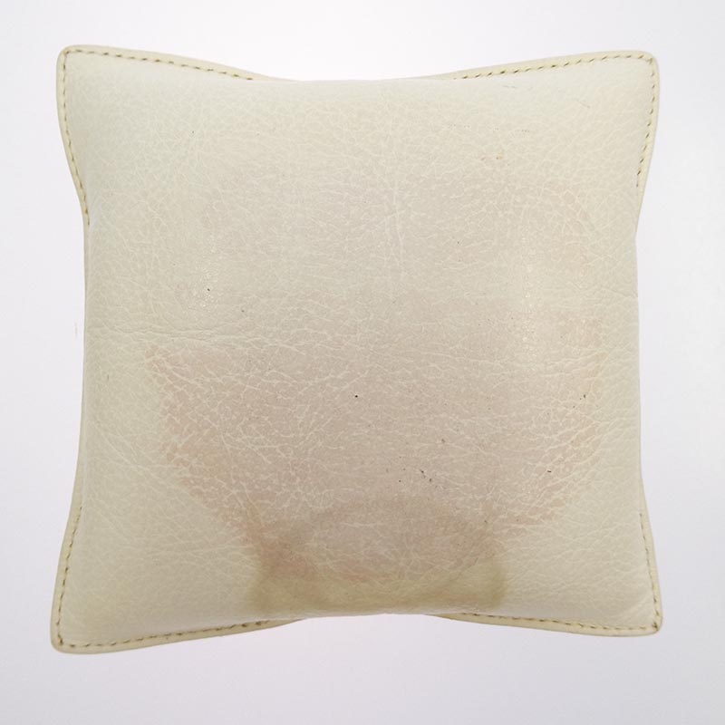 クロムハーツ（原本無） PAPER WEIGHT LEATHER PILLOW CHクロスパッチ ペーパーウェイト レザーピロー クッションタイプ 文鎮 買取実績 画像