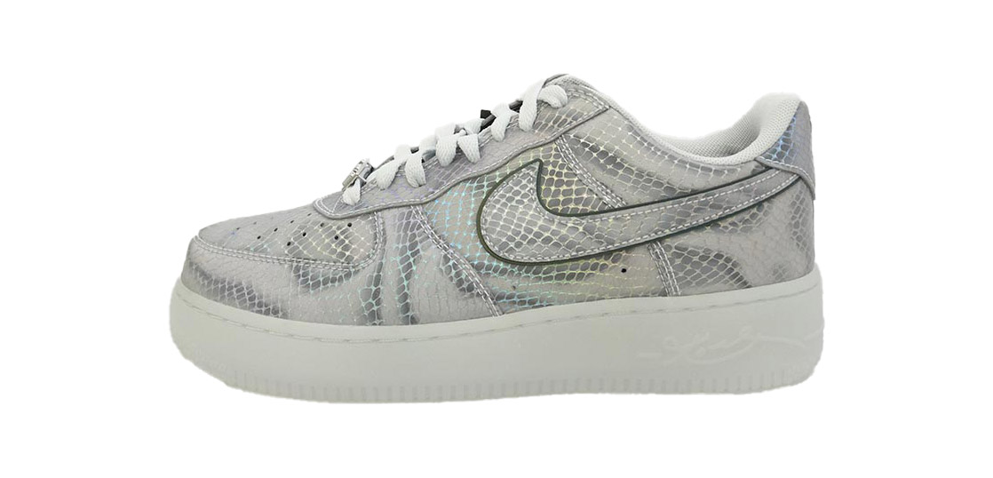 ナイキ 25AW II3925-400 × Kobe Bryant Air Force 1 Low Protro Lenticular Snake 買取実績