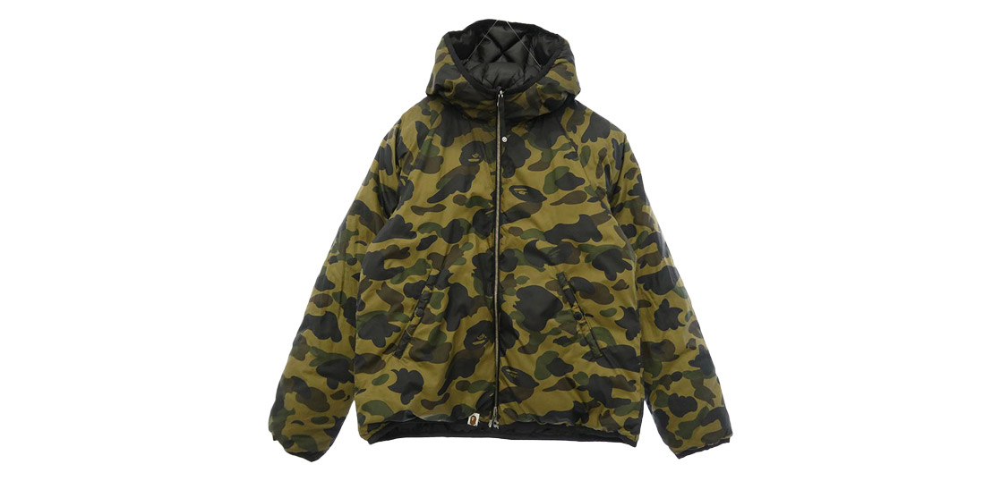 アベイシングエイプ 1870-141-048 1ST CAMO ファーストカモ ワンポイント レザーパッチ ロゴ リバーシブル グリーンカモ キルティング ダウン ジャケット 買取実績