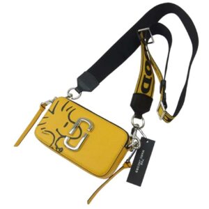 マークジェイコブス M0016815-735 × PEANUTS ピーナッツTHE SNAPSHOT イエロー系 買取実績
