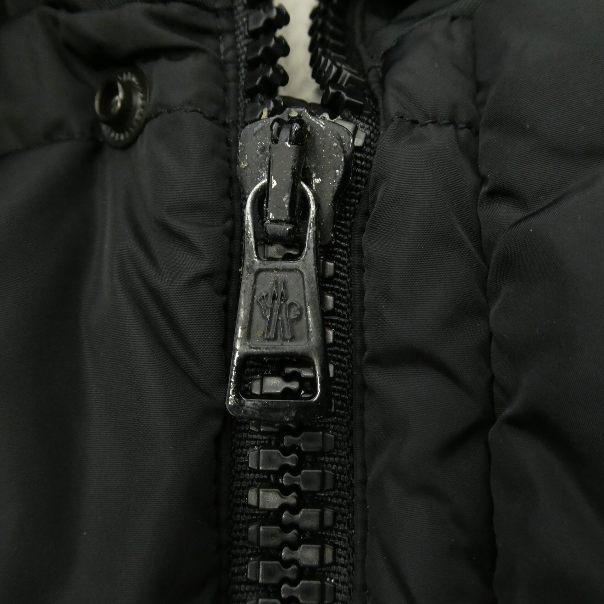 モンクレール 420914180425 54155 DYLAN GIUBBOTTO DOWN JACKET ディラン ウエストベルト コヨーテファー ロゴパッチ ダブルジップ ダウンジャケット ダウンコート 買取実績 画像