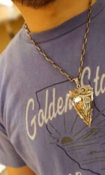 インディアンジュエリーの着用例 矢じり型ペンダント 画像