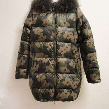 コラボレーション実績と話題性 ブランドの象徴的アイテム紹介 DUVETICA（デュベティカ）コラボ ダウンジャケット 画像