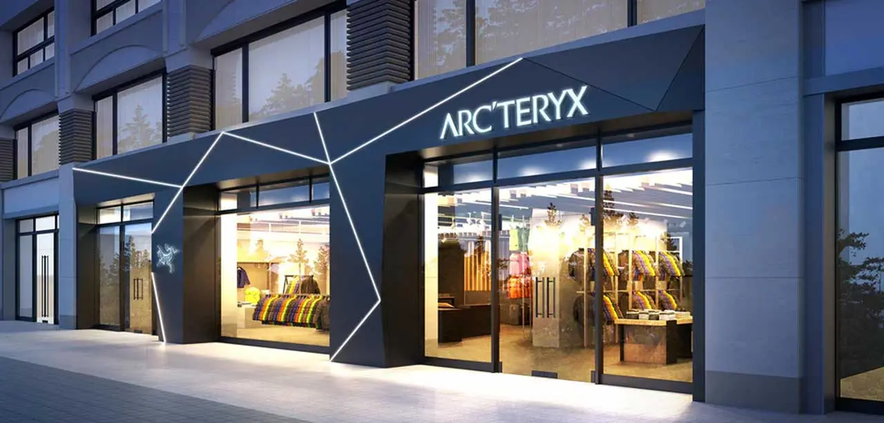 勢いを増す「アークテリクス」 東京・丸の内や原宿に新店舗が続々