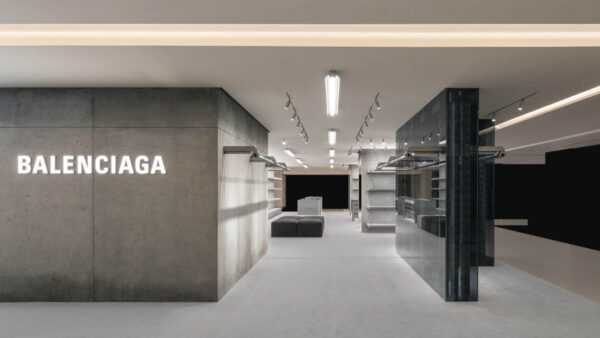 バレンシアガの新ストアが松坂屋名古屋店にオープン！「3XL スニーカー」の新色がラインナップ