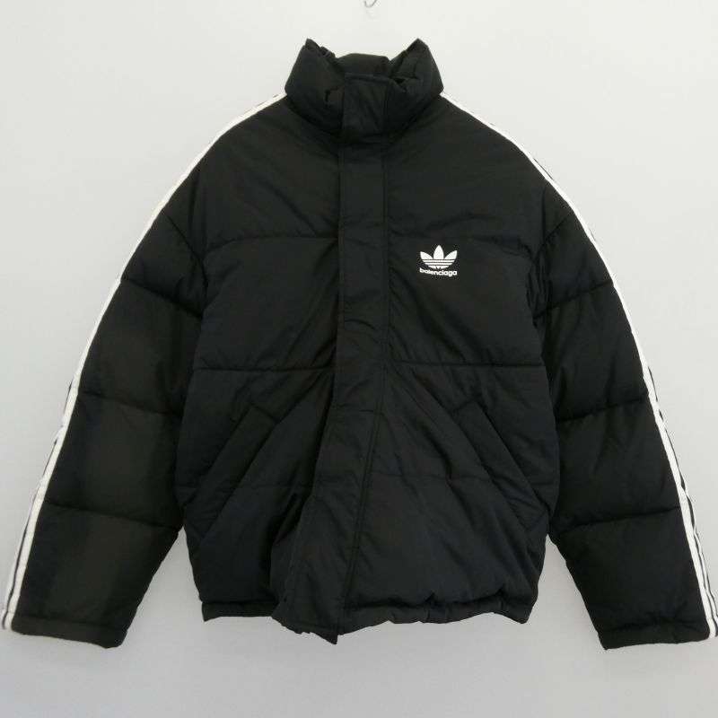 バレンシアガ 714898 TN019 ×adidas アディダス ライン オーバーサイズ ダウン ジャケット 買取実績 画像