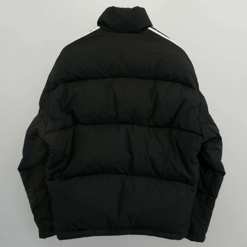 バレンシアガ 714898 TN019 ×adidas アディダス ライン オーバーサイズ ダウン ジャケット 買取実績 画像