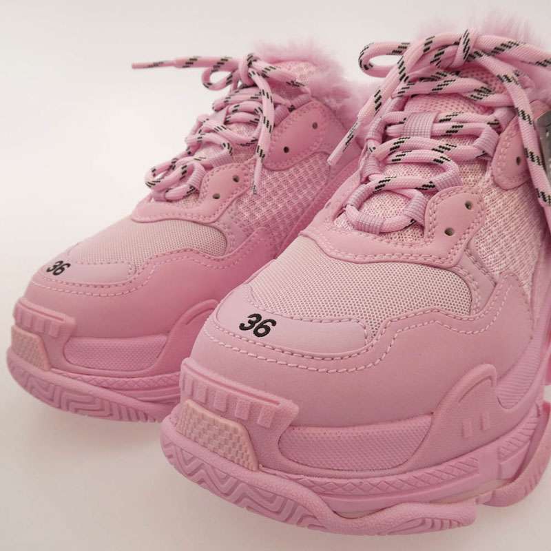 バレンシアガ 【フェイクバスターズ鑑定済み】TRIPLE S TRAINERS FUR トリプルS フェイクファー スニーカー 買取実績 画像