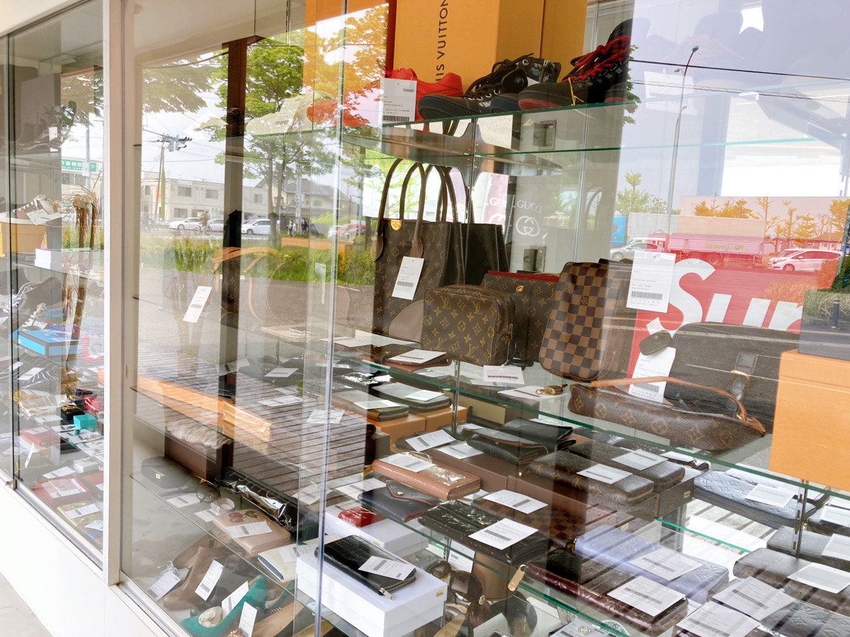 世界で最も価値あるラグジュアリーブランド！LIFEのルイヴィトンコーナーご紹介♪ルイヴィトン買取専門バイヤーに直撃インタビュー！【絶対必見！最大6万円買取額UP！超絶お得な複数買取キャンペーン開催中！】