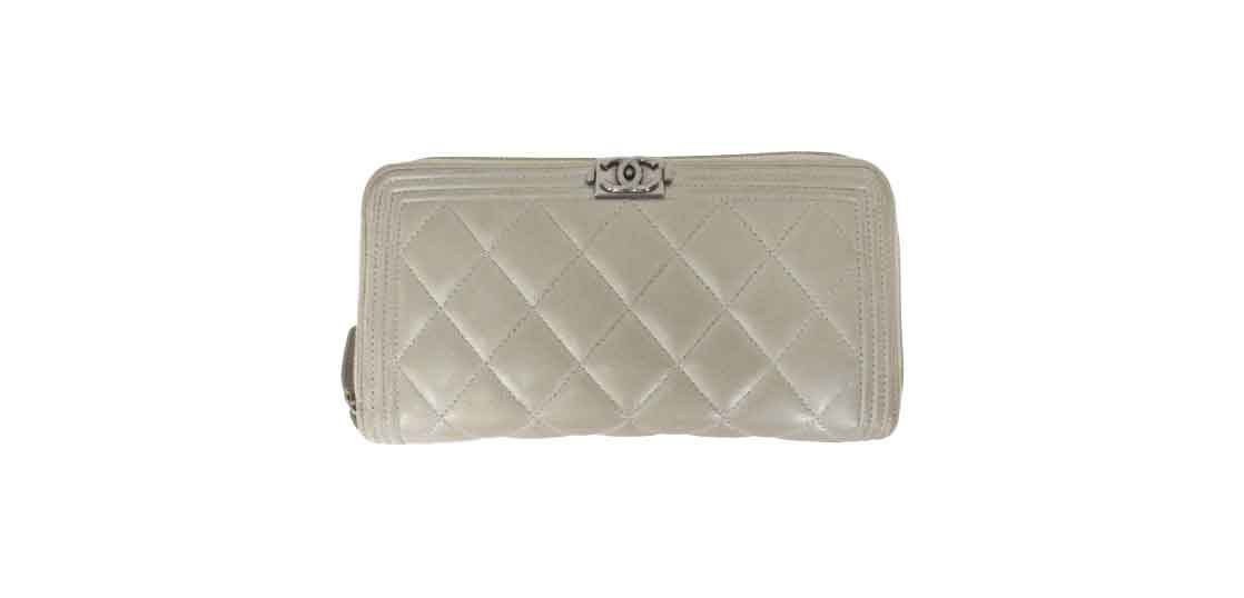 chanel-a80815-boychanel-caviar