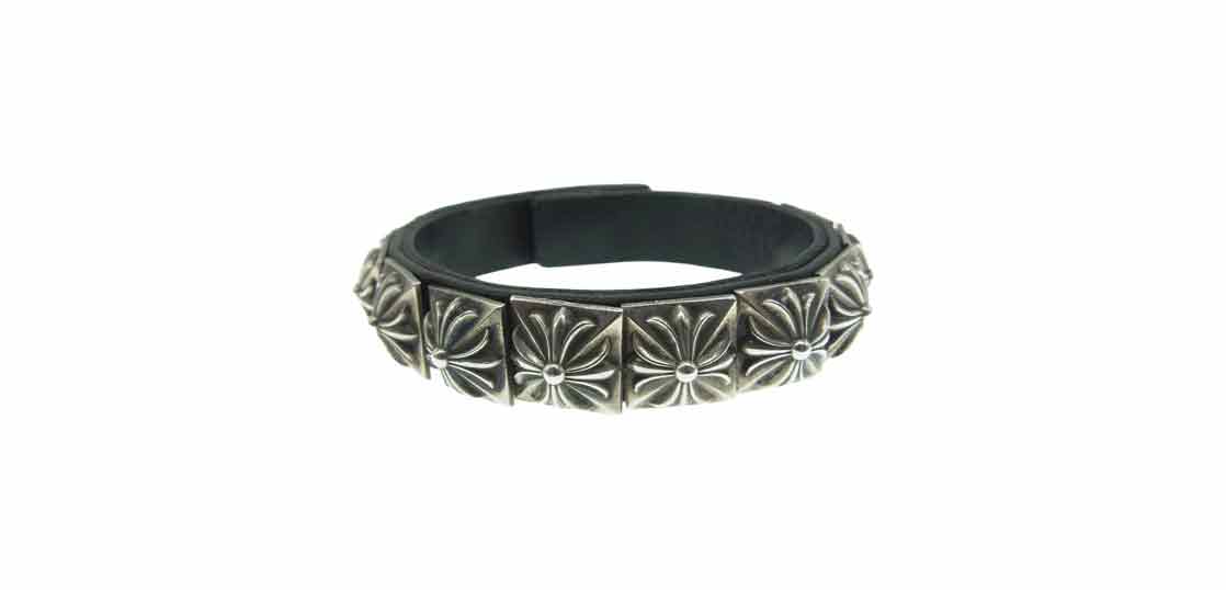 クロムハーツ（原本無） ZERO STUD SNGL ROW ピラミッド シングル レザー ブレスレット 買取実績