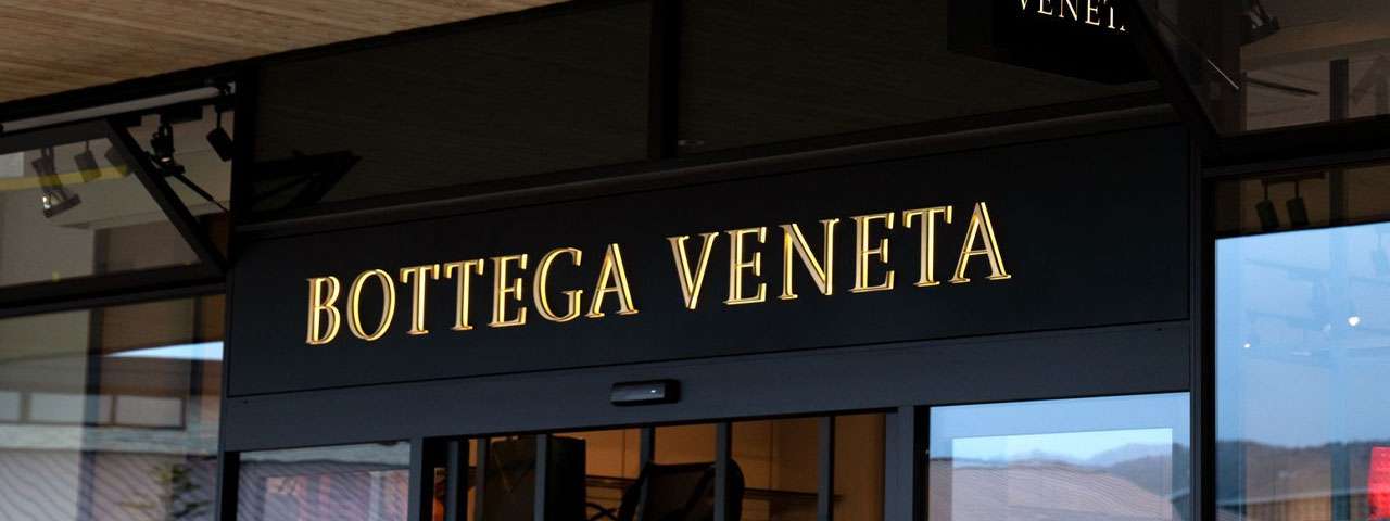 ボッテガヴェネタ　値上げの波に左右されない「アウトレット」を狙う　画像