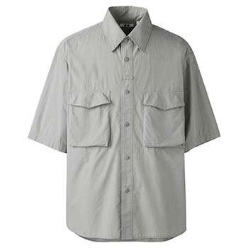 ユニクロ U 2025年最新コレクション|軽やかなレイヤードスタイル オーバーサイズシャツ 画像