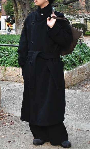 クリストフルメールコーディネート紹介 ルメール ラップコート 画像