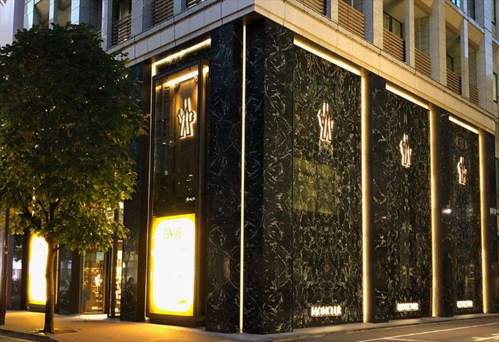 モンクレール 店舗外観 画像