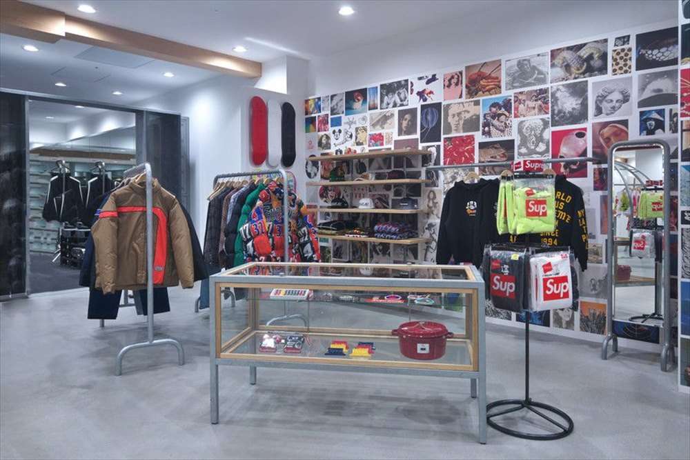 シュプリーム 直営店 紹介 画像