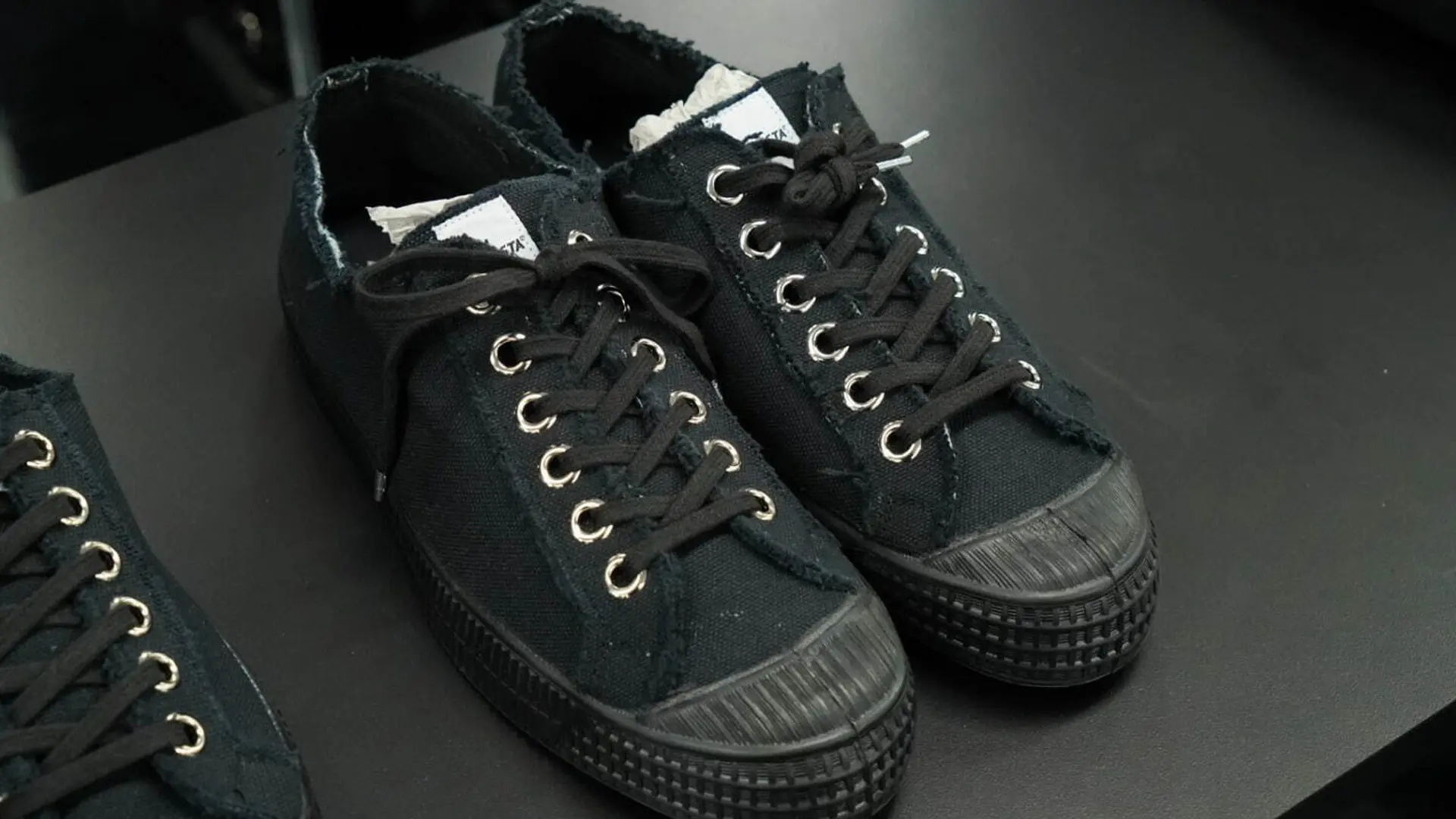 【美品】  COMME des GARCONS / コムデギャルソン | ハッピーミステリーバッグ MYSTERY ロゴ プリント カットソー | ホワイト/ブラック | レディース COMME des GARCONS - 【美品】 COMME des GARCONS / コムデギャルソン