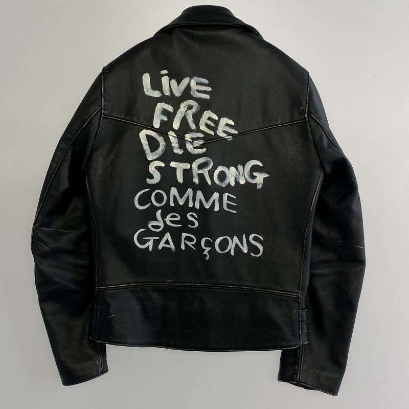 コムデギャルソン AD2018 KZ-J001 × Lewis Leathers ルイスレザー LIVE FREE DIE STRONG ダブルライダース レザー ジャケット 買取実績 画像