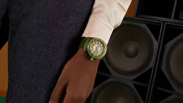 グッチの腕時計「グッチ ダイヴ」にラバー風素材のスポーティーな新作が登場！｜ブランド買取専門店LIFE