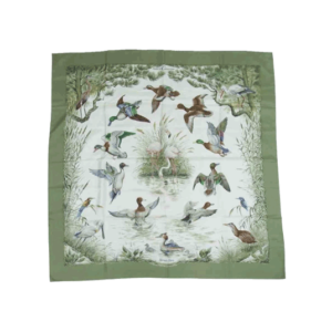 エルメス カレ 90 Halte en Camargue カマルグでの休息 シルク100% スカーフ ライトグリーン 買取実績