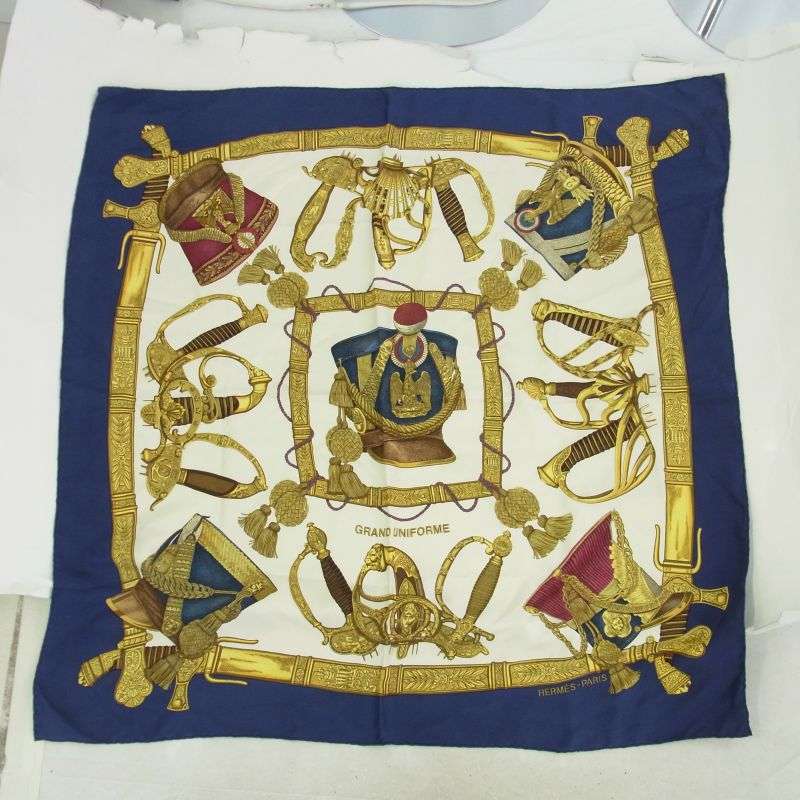 エルメス カレ90 GRAND UNIFORME グランドユニフォーム シルク スカーフ 買取実績 画像