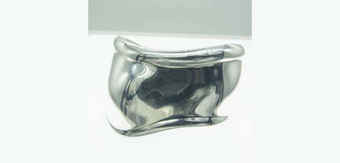 ティファニー ボーン カフ ミディアム ワイド シルバー バングル 買取実績