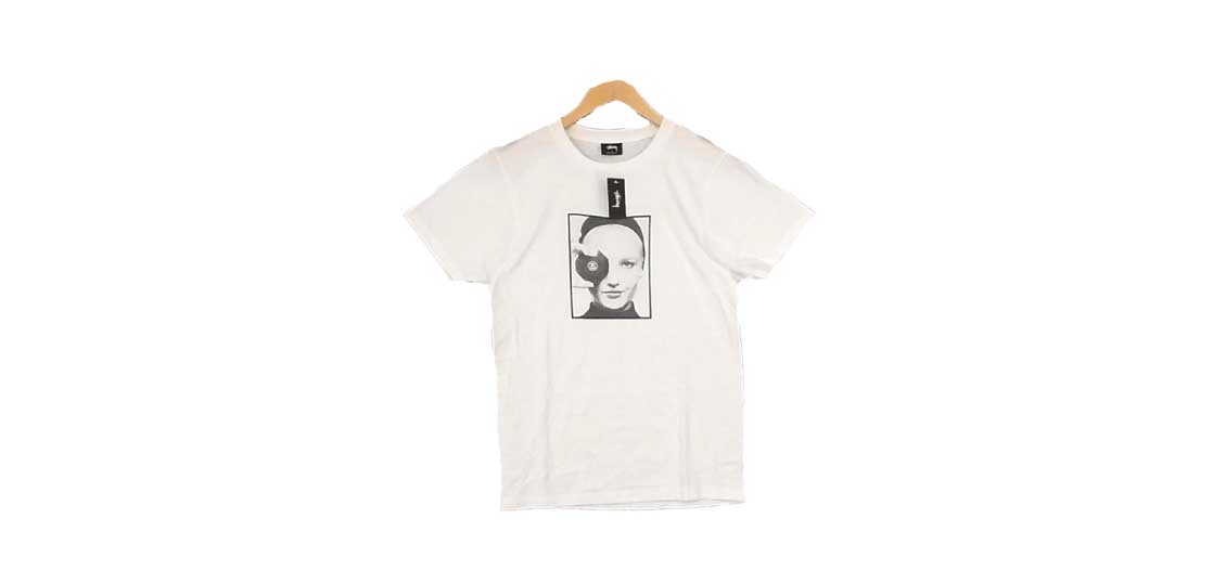 カールラガーフェルド × ステューシー 3903462 CHANEL PRINTEMPS  Tシャツ S買取実績