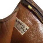 ルイヴィトン M47542 ECLAIR ファスナー モノグラム ポッシュ トワレット セカンドバッグ 26 ブラウン 買取実績 画像