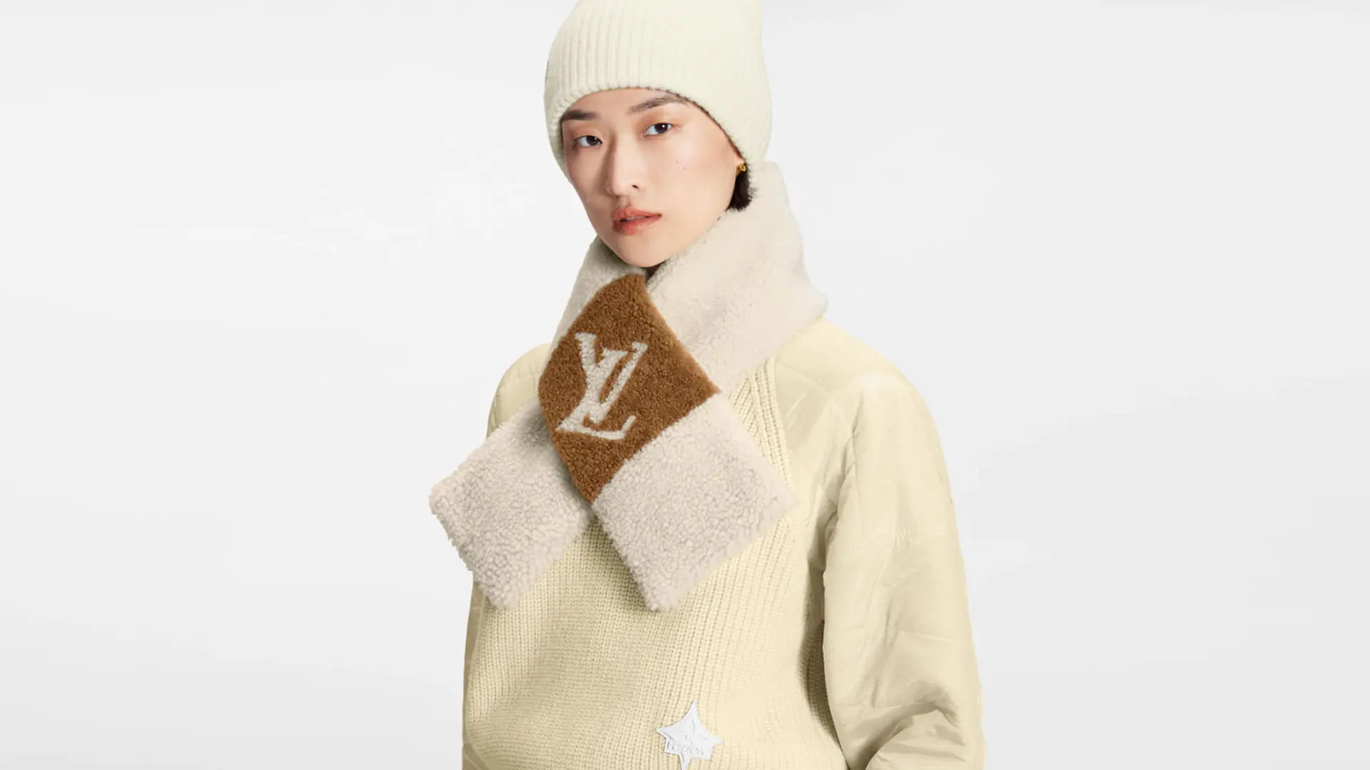 LOUIS VUITTON（ルイヴィトン）エシャルプ シャーリングラム マフラー ルイヴィトンから新作マフラーが登場！寒い冬にぴったりなアイテムをご
