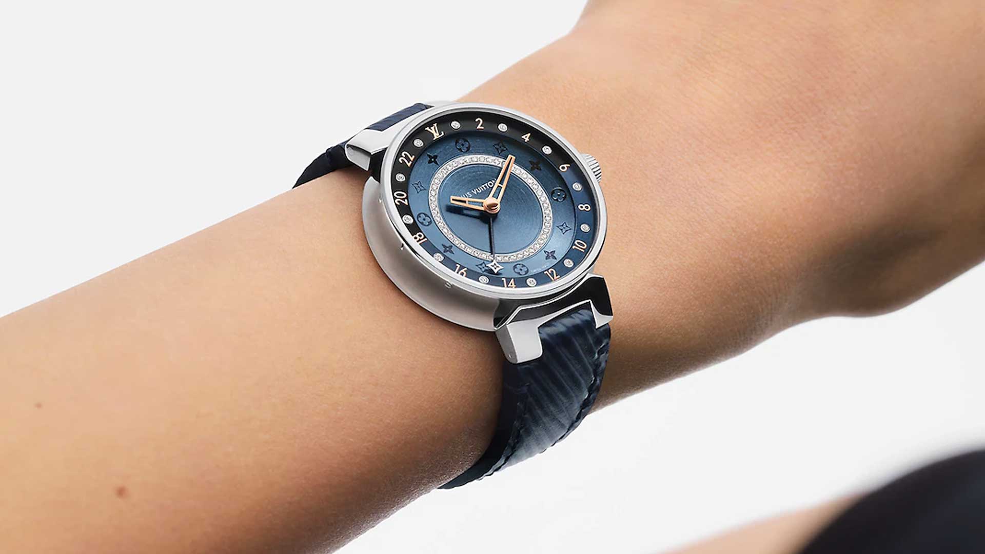 ルイヴィトンの腕時計「タンブール ムーン デュアル・タイム」の新色