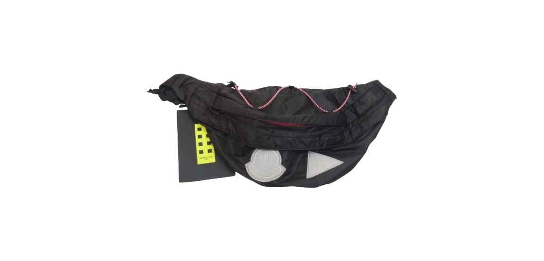 モンクレール 21AW 5M70000 M1410 × アンドワンダー ワッペン付き  リップストップ ボディバッグ 買取実績