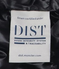 モンクレールDIST（Down Integrity System & Traceability）画像