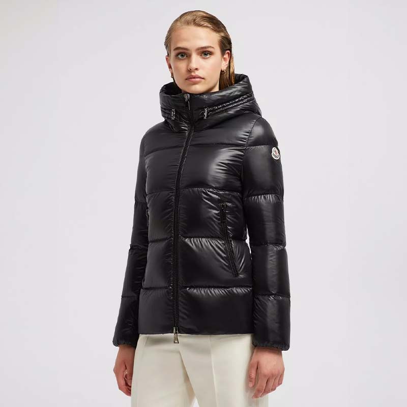 モンクレールのレディース人気モデルランキング10 セリット
 Seritte Short Down Jacket 画像