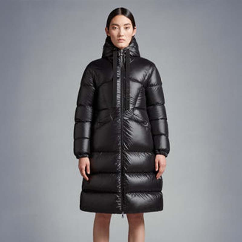 モンクレールのレディース人気モデルランキング10 セレガ
Selenga Long Down Jacket 画像