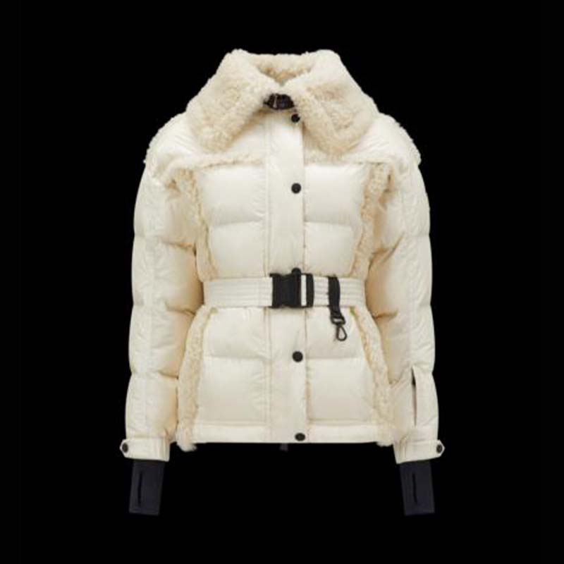 モンクレールのレディース人気モデルランキング10 ビオレイ
Biollay Short Down Jacket 画像