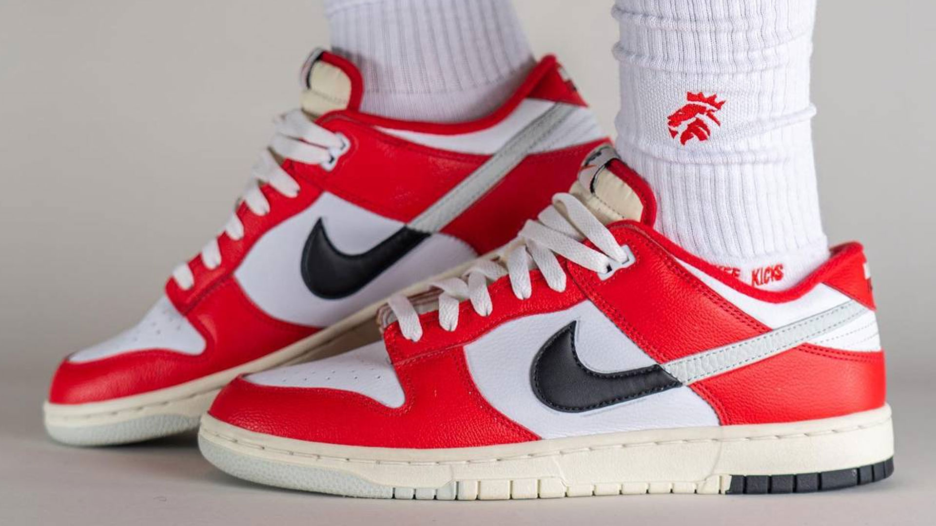 Nike Dunk Low Retro PRM "Chicago Split"