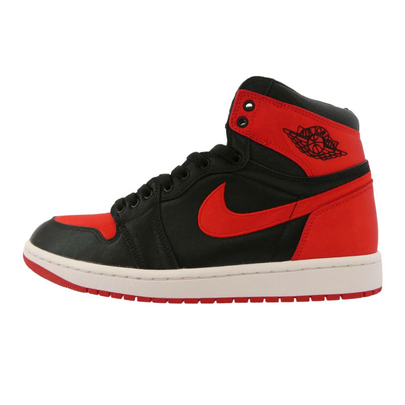 ナイキ FD4810-061 WMNS AIR JORDAN 1 RETRO HI OG SATIN BRED エア ジョーダン 1 ハイ サテン ブレッド スニーカー 買取実績 画像