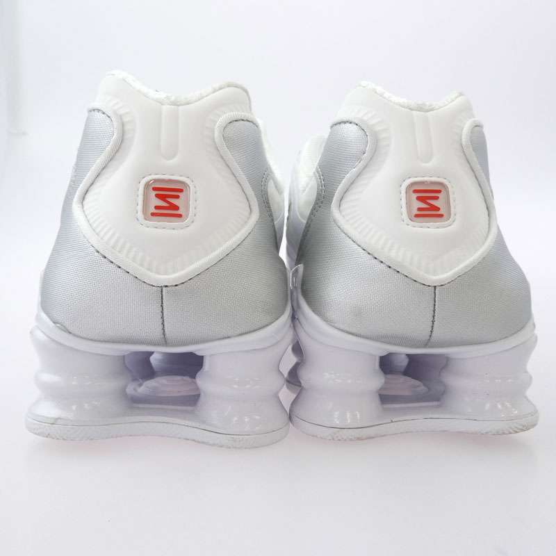 ナイキ AR3566-100 W SHOX TL ウィメンズ ショックス ローカット シューズ 買取実績 画像