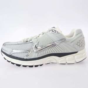 ナイキ FD0884-025 Women’s Zoom Vomero 5 買取実績