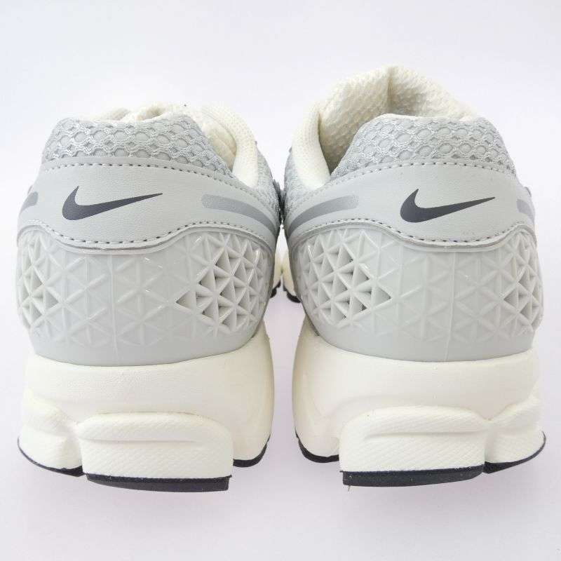 ナイキ FD0884-025 Women's Zoom Vomero 5 ウィメンズ ズーム ボメロ スニーカー 買取実績 画像